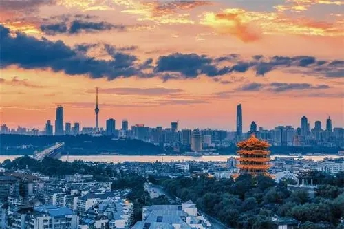 武汉冬季旅游攻略，科技之旅，感受江城冬日的独特魅力