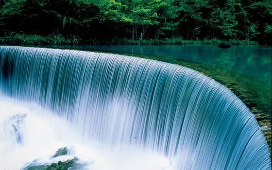 四川洪水，探索自然美景的旅程与挑战