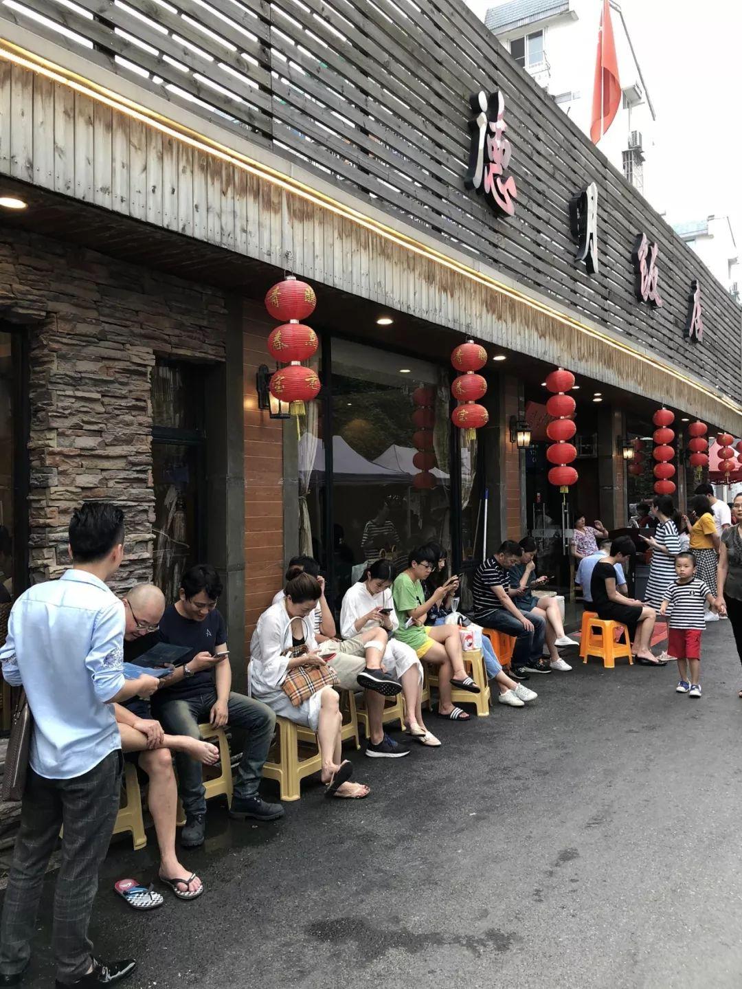 最新耽美动漫与小巷深处的特色小店探秘之旅