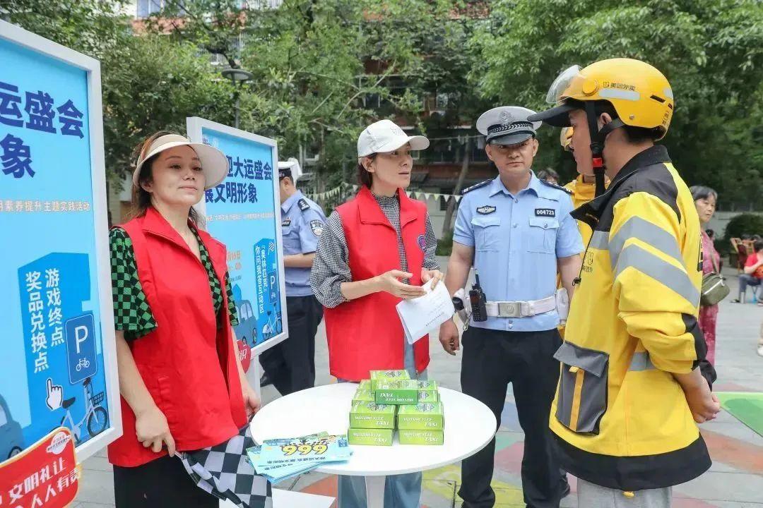 最新单扇舞，舞动人生，自信与成就感的绽放乐章