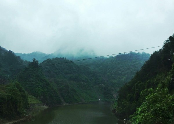 泊里镇探索之旅，自然美景引领内心平和宁静的追寻
